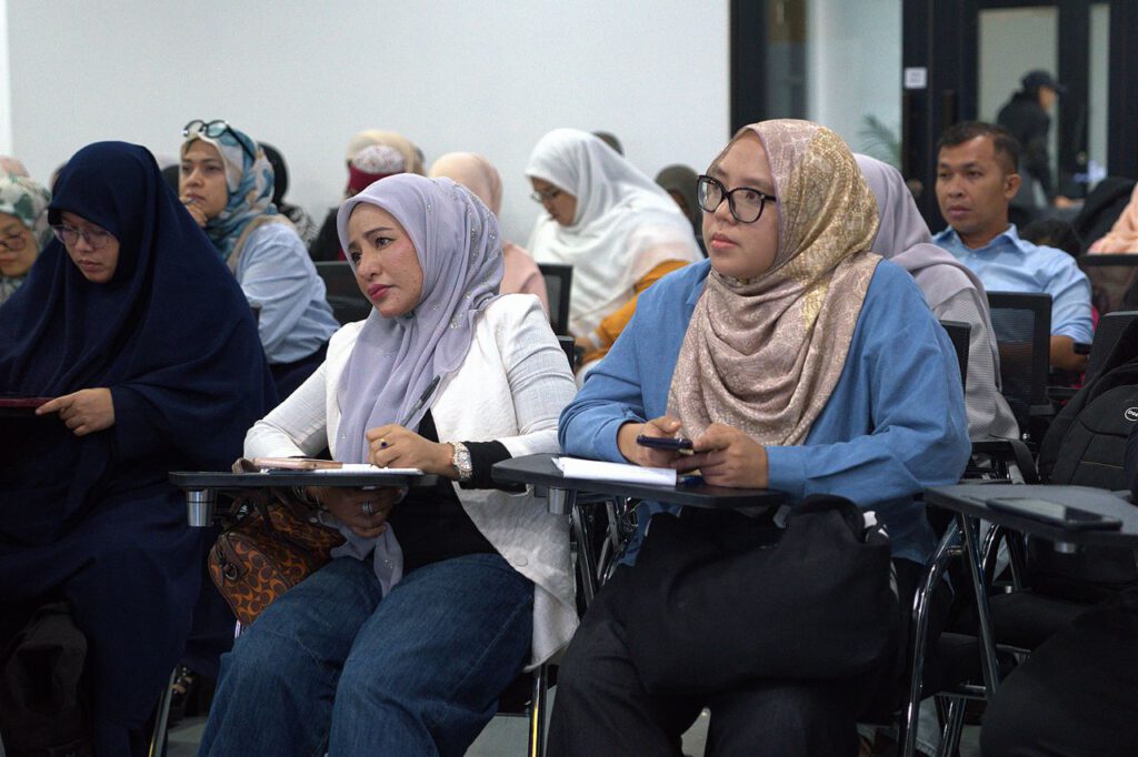 Seminar TikTok Beg Kuning Anjuran Kerabat Digital Cipta Fenomena. Dewan Penuh, Peserta Tak Berganjak Hingga Tamat! 7 Seminar TikTok Beg Kuning Anjuran Kerabat Digital Cikgu Dzulfaqar Hashim 11 Kerabat Digital Sdn Bhd