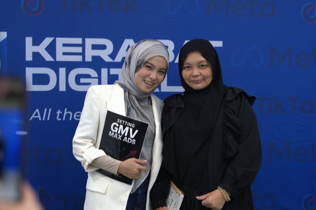 Seminar TikTok Beg Kuning Anjuran Kerabat Digital Cipta Fenomena. Dewan Penuh, Peserta Tak Berganjak Hingga Tamat! 13 Seminar TikTok Beg Kuning Anjuran Kerabat Digital Cikgu Dzulfaqar Hashim 3 Kerabat Digital Sdn Bhd