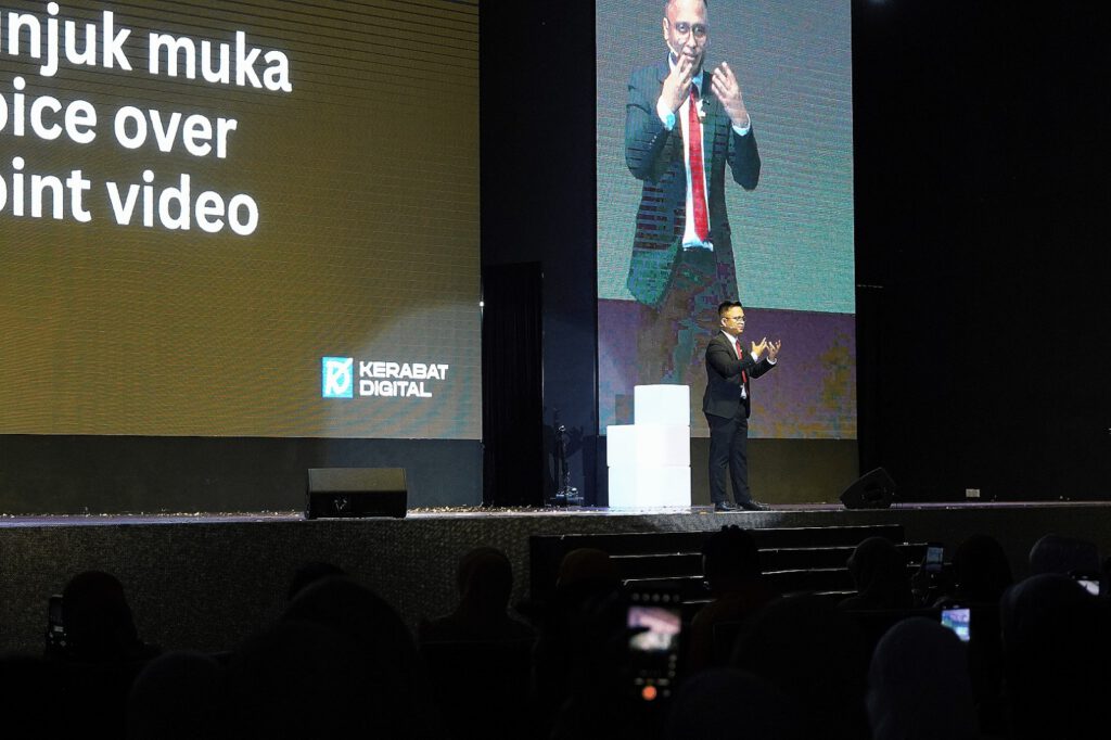 Cikgu Dzulfaqar Hashim Dijemput ke RISING STAR AWARD 2025 Anjuran Choco Albab, 3,000 Usahawan Penuhi BACC Bangi 7 Usahawan Choco Albab Himpun di BACC Cikgu Dzulfaqar Hashim Kongsi Rahsia TikTok GMV Max Bersama Kerabat Digital 5 Kerabat Digital Sdn Bhd